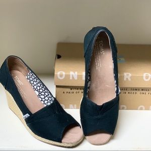 Toms Black Canvas Classic Wedge {Size 6.5}